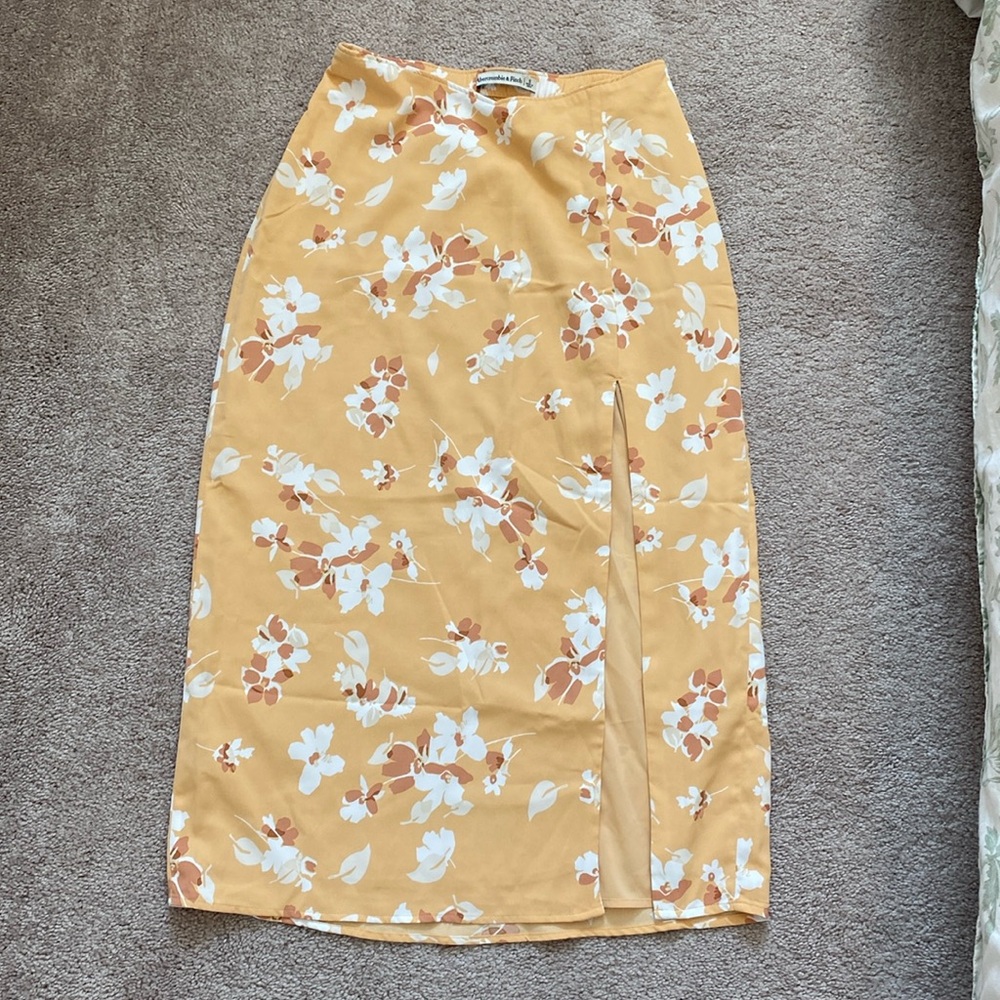 Abercrombie and fitch skirt size small